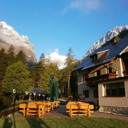Gasthof Untere Valentinalm 여관 Plöcken
